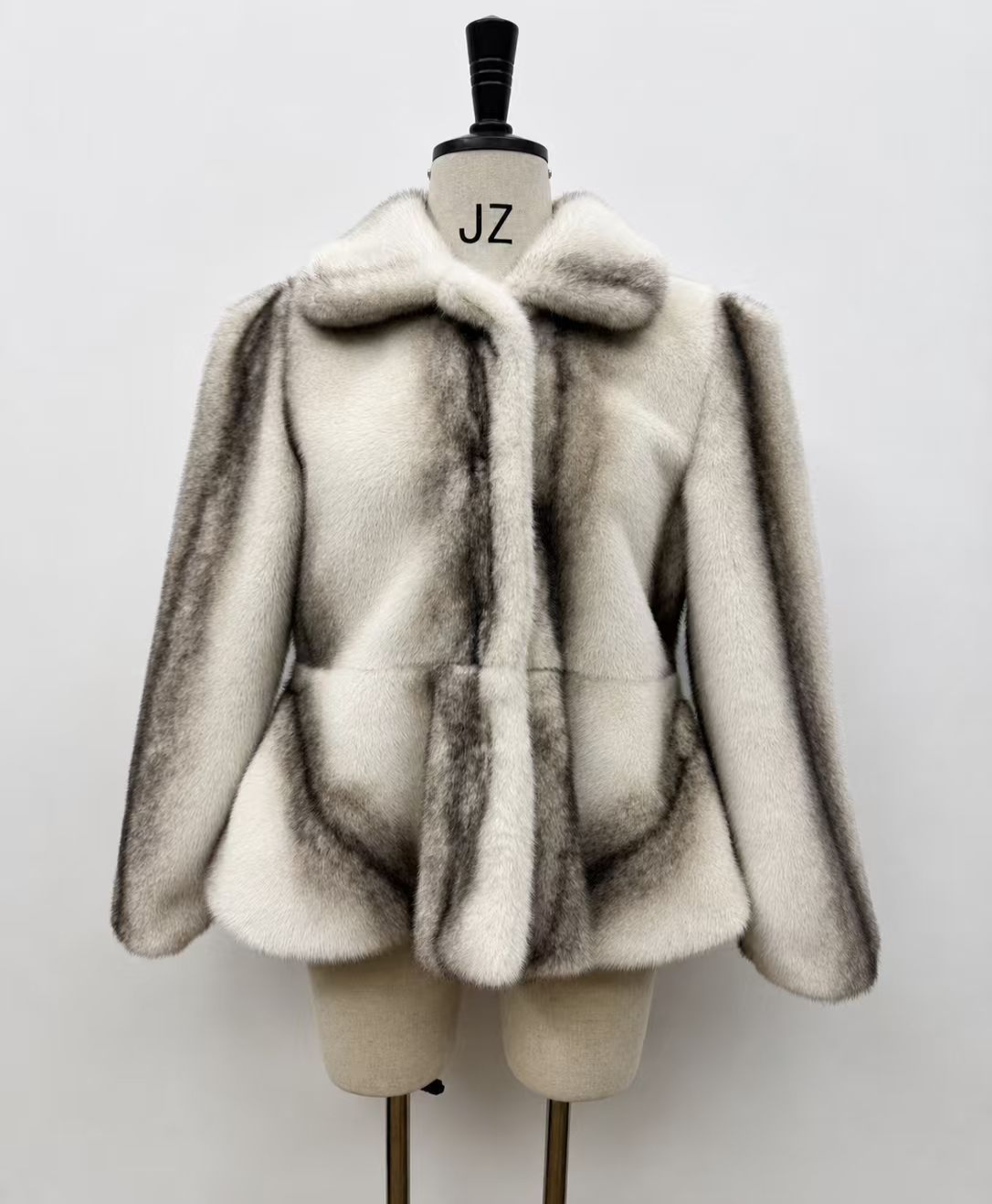 Women's Short Thick Warm Eco-Friendly Faux Fur Jacket wholesale manufacturer style M3668 view 4